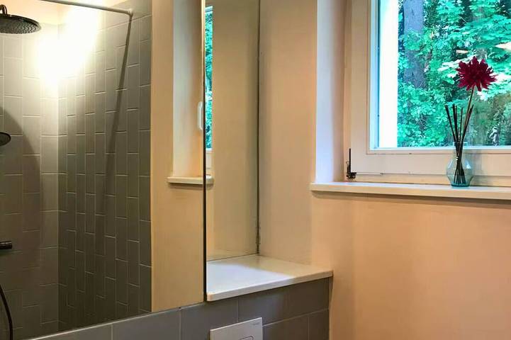 Villa am See nahe Berlin - Gratis-Kanu, Kamin, Wintergarten. Direkt am See! in Biesenthal, Brandenburgische Seenplatte GmbH Region