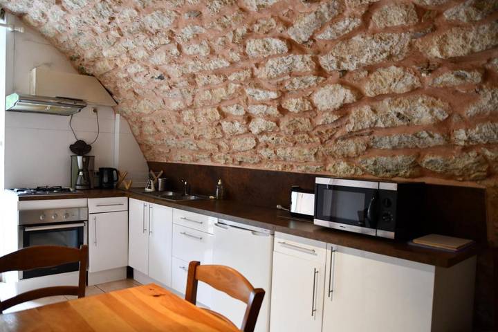 Location de vacances pour 2 personnes, avec jardin et vue, animaux acceptés à Mostuéjouls - 2