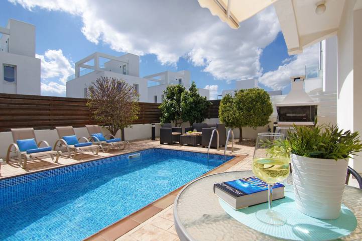 Villa für 7 Personen, mit Garten und Pool sowie Balkon in Ayia Napa - 4