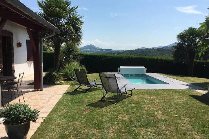 Maison de vacances pour 4 personnes, avec jacuzzi, animaux acceptés à Hasparren