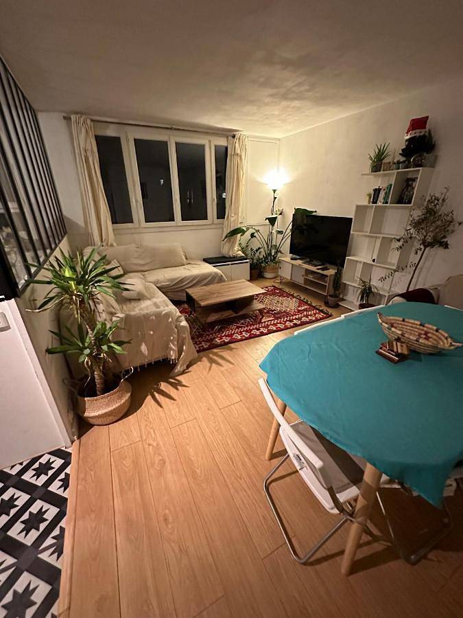 Appartement entier, T2 lumineux à 15 minutes de Paris in Colombes, Hauts-de-Seine