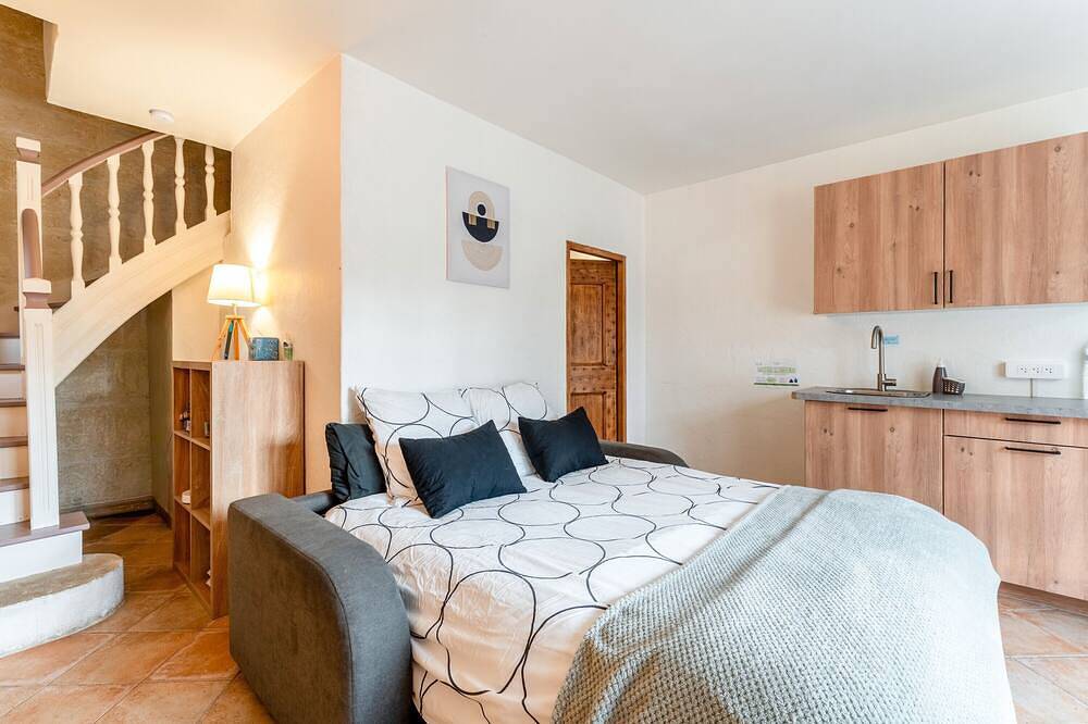 Gîte 'Le Gite Au Coin Du Feu' mit privater Terrasse, Wlan und Klimaanlage in Cabannes, Arles und Umgebung