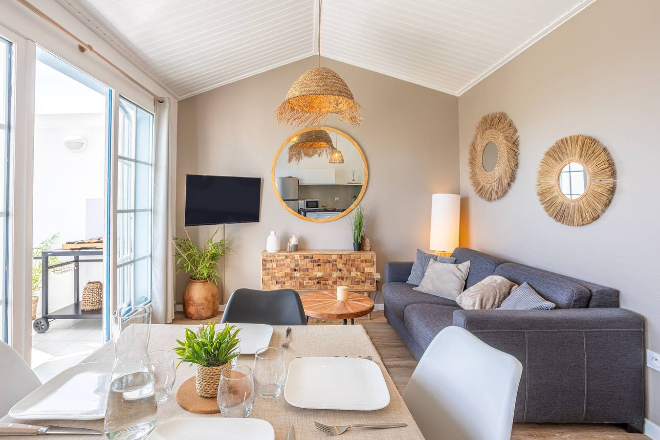 Ganze Wohnung, Ferienwohnung 'La Terrasse Du Golf' mit Gemeinschaftspool, privater Terrasse & Balkon in Talmont-Saint-Hilaire, Vendée