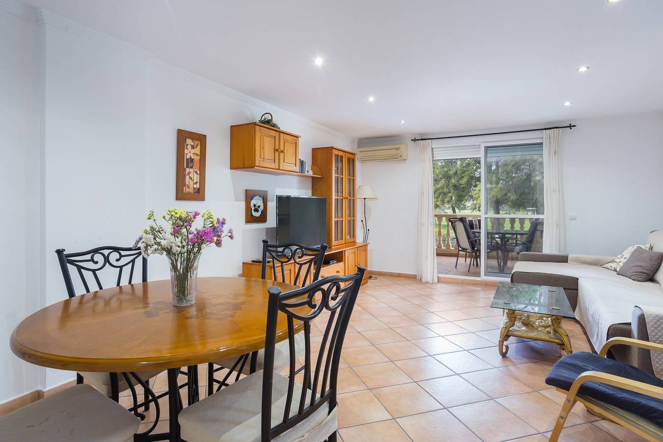 Casa Vacacional 'Adosado Oliva Nova' con Piscina Compartida, Terraza y Wi-Fi in Oliva, Costa Blanca