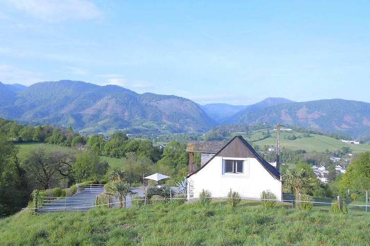 Gîte pour 5 personnes, avec Balcon et Jardin