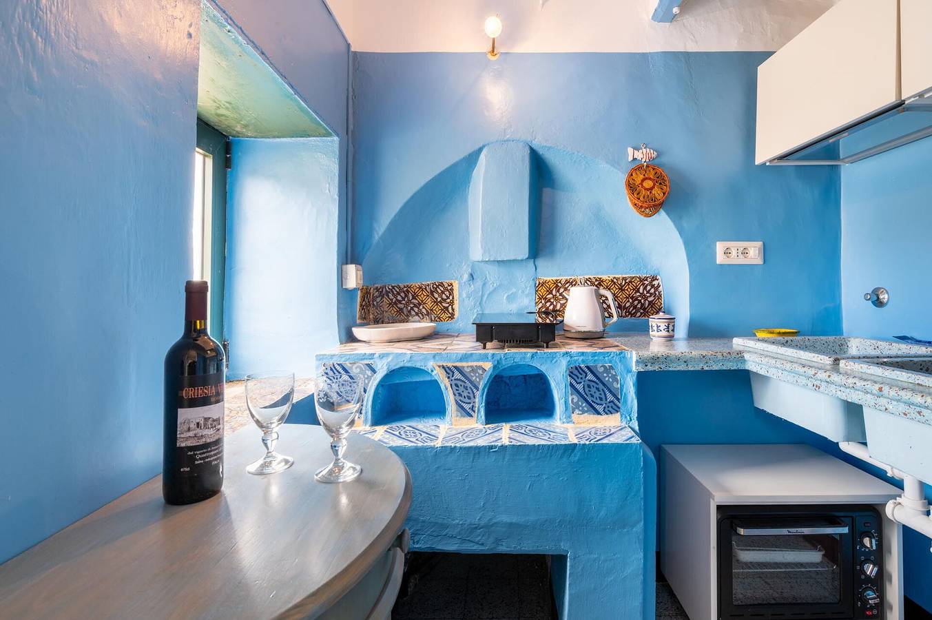 Ganze Wohnung, Ferienwohnung für 5 Personen mit Terrasse in Lipari