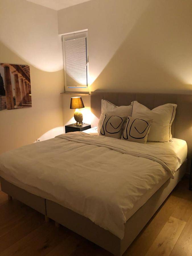 Ganze Wohnung, Luxuriöses Loft mit großer Sonnenterrasse & Sauna in München Schwabing, München
