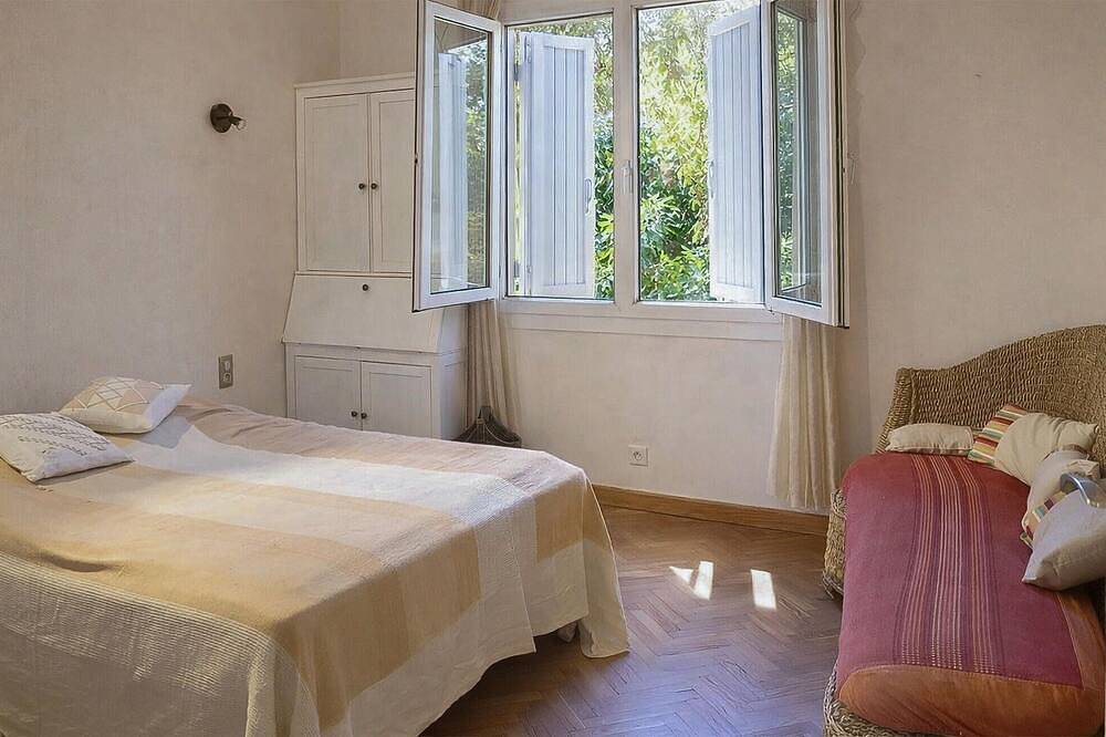 Lovely home in Caromb in Caromb, Parque natural regional del Mont Ventoux