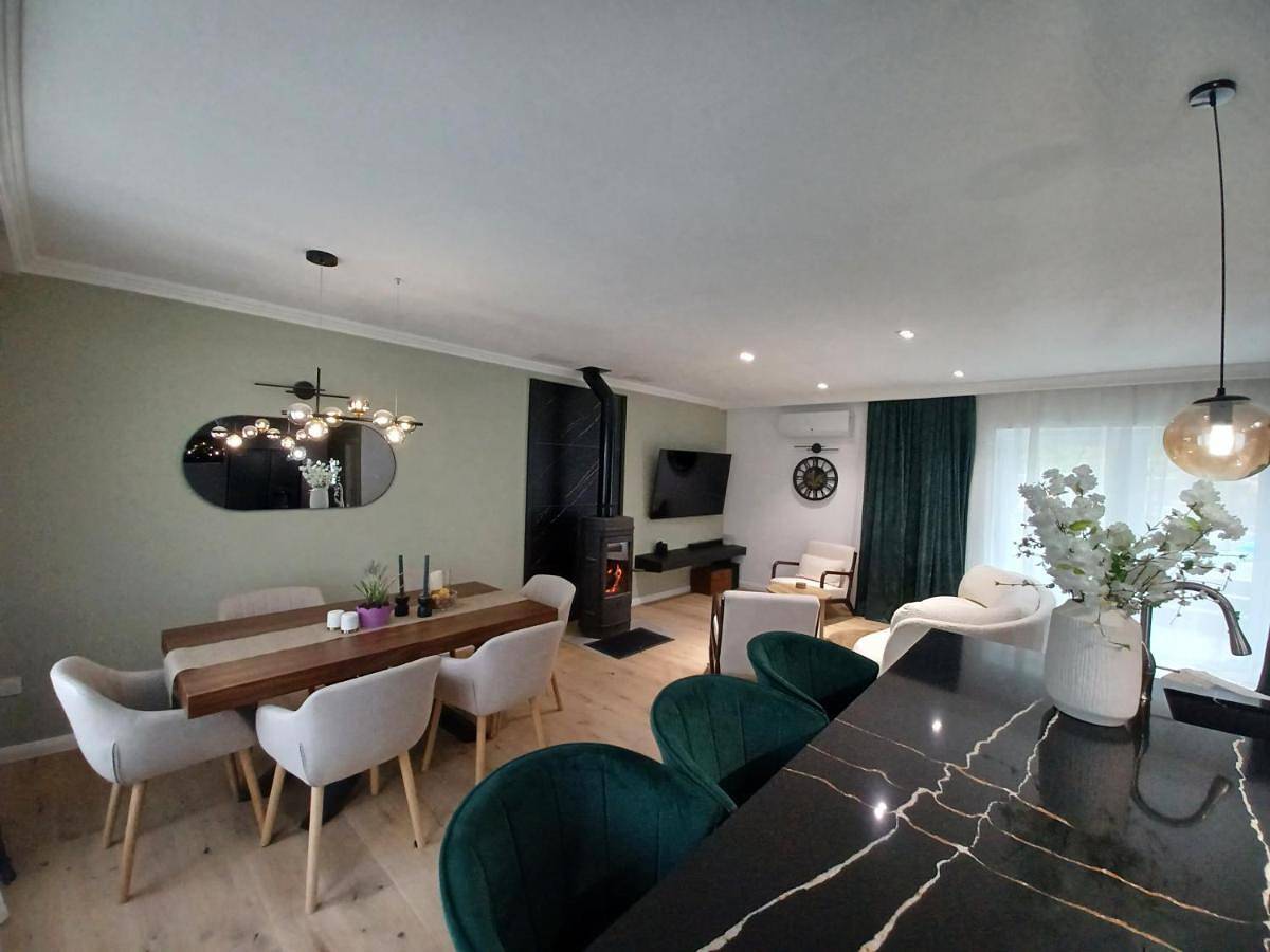 Three-Bedroom Villa in Les Omergues, Région de Forcalquier