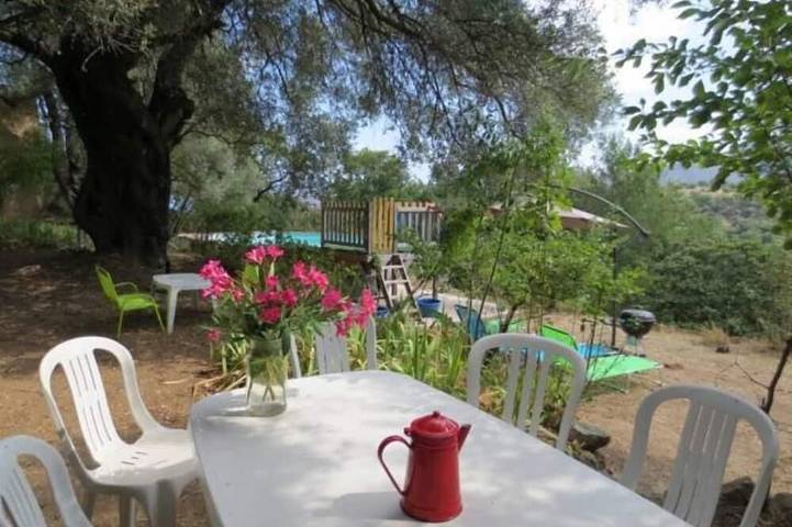 Location de vacances pour 2 personnes, avec terrasse et jardin à Ville-di-Paraso