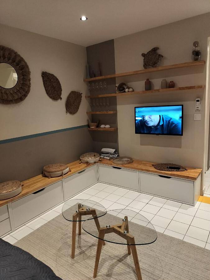 Location de vacances pour 4 personnes, avec vue et jardin ainsi que bassin pour enfant et piscine dans Plage de Folle Anse - 3