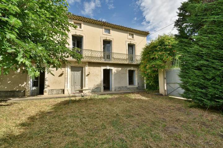 Gîte pour 10 personnes, avec balcon et jardin