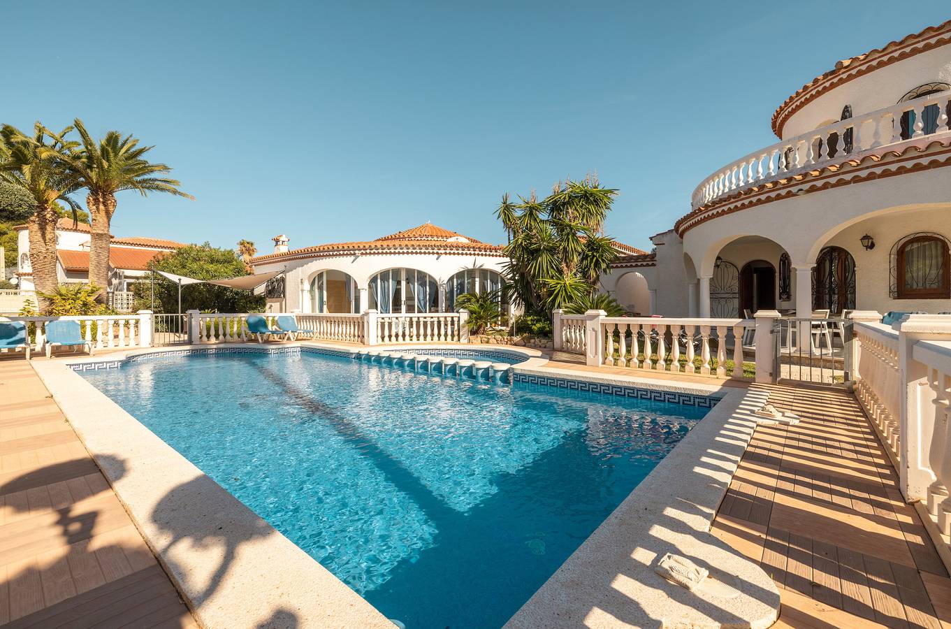Holiday Home 'Paraiso Para 6' with Shared Pool, Wi-Fi and Air Conditioning in Mont-roig del Camp, Costa Dorada