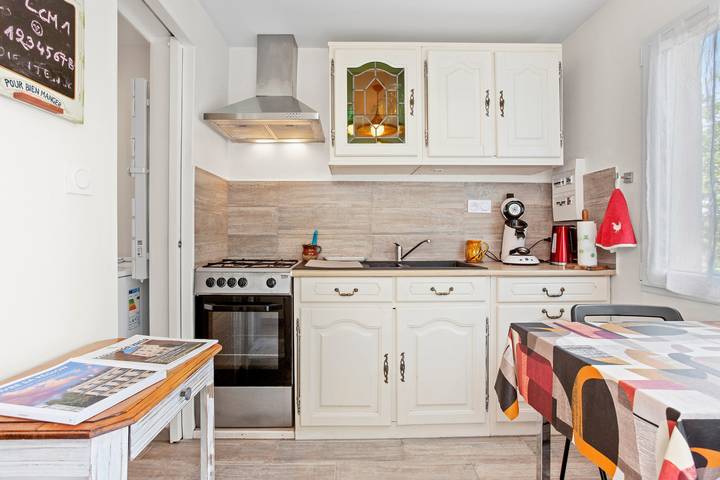 Studio entier, Studio « Le Clos Madame - Le Jardin » avec piscine partagée, Wi-Fi et climatisation in Bras, Région de Brignoles