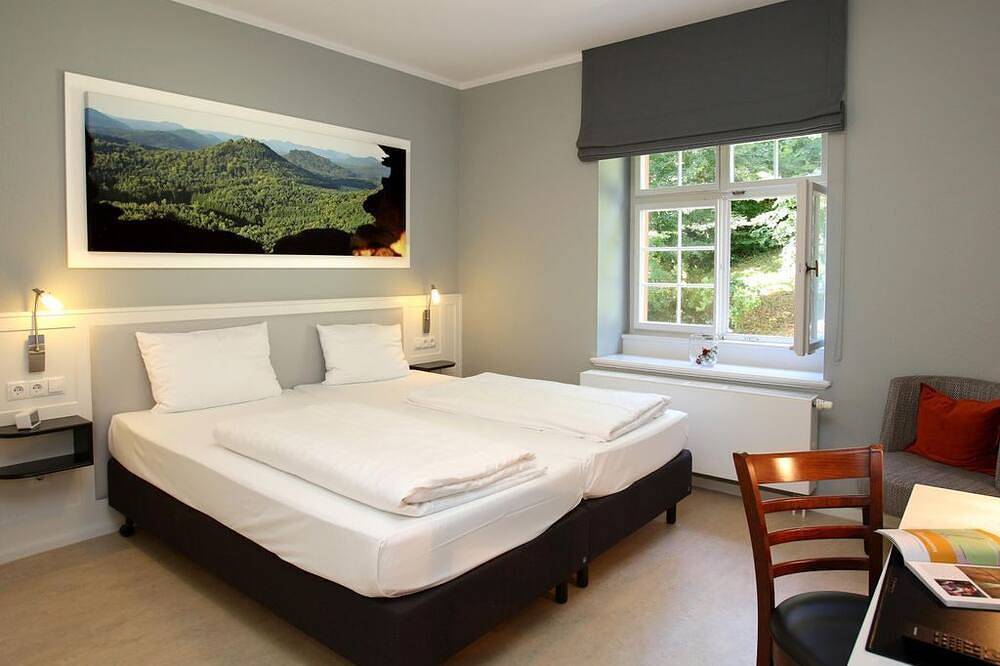 Jugendstilhotel Trifels - Komfort-Doppelzimmer in Bindersbach, Annweiler
