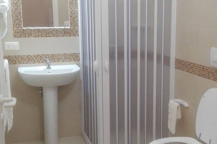 Appartamento intero, Accommodation at 50 meters. from the sea, 5 minutes from Gallipoli and the Maldives of Salento. in Torre Suda, Racale