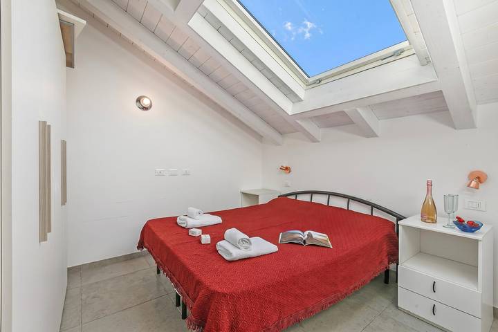 Ganze Wohnung, Casa Elisa - Sea Front Apartment with Balcony in Ceriale, Riviera di Ponente