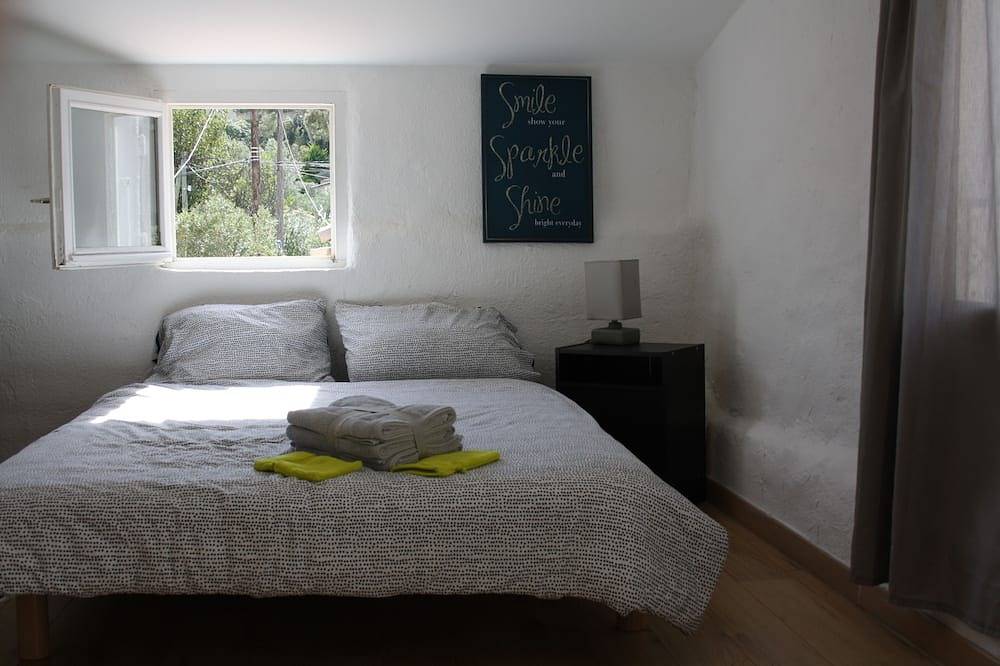 House Sunny, Quiet Beach 300M in Carry-le-Rouet, Istres region