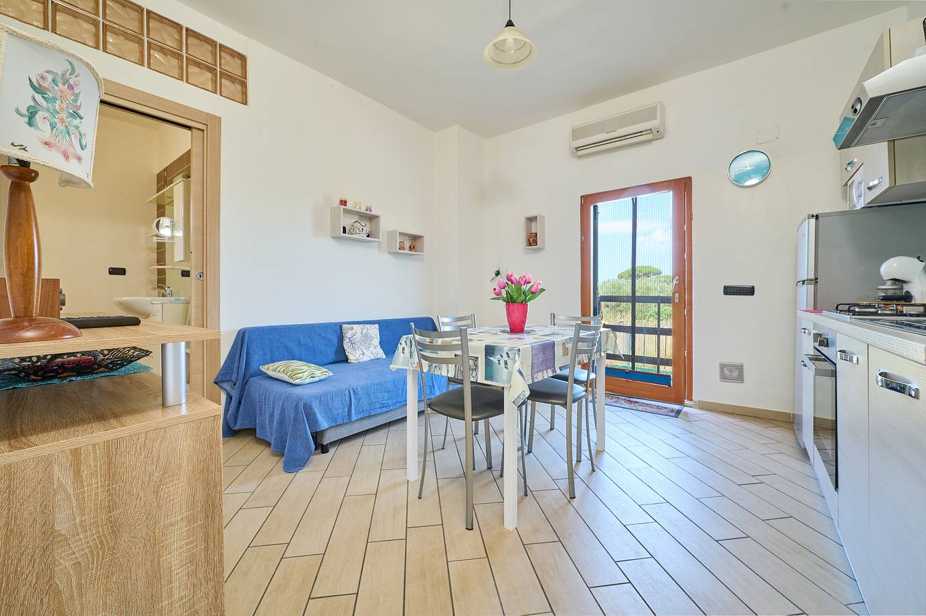 Entire apartment, Apartment 'Bilocale In Campagna' with Private Garden, Balcony and Wi-Fi in Castagneto Carducci, Etruscan Coast