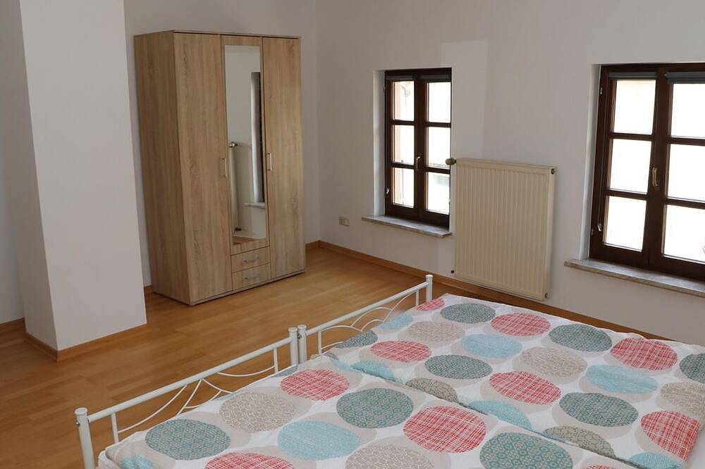 Ganze Wohnung, Ferienhaus zum roten Traktor - Ferienhaus, Dusche, Wc, 3 Schlafräume in Perl, Saar-Nahe-Bergland