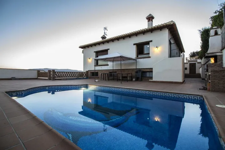 Casa de vacaciones para 12 personas, con piscina y jardín - 1