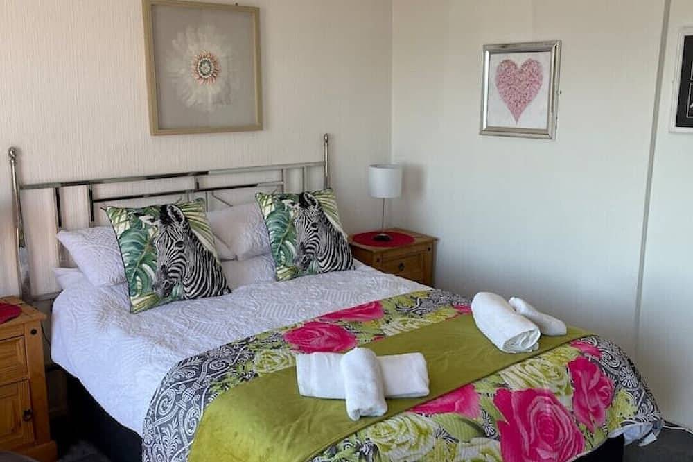 Entire apartment, \"The Celebration\" Seafront Apartment in Eastbourne, East Sussex