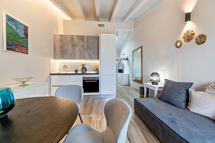 Ferienwohnung für 2 Personen, mit Seeblick und Balkon in Cavaion Veronese - 2