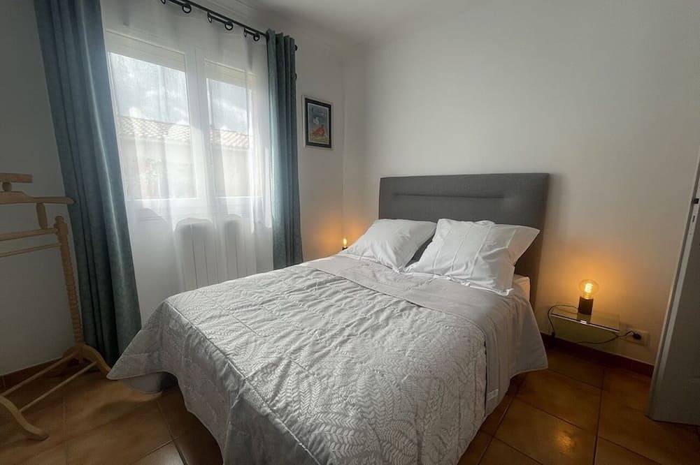 Pleasant house for two 7 km from the Arena of Nîmes and 15 km from the Pont du Gard in Marguerittes, Region de Nimes