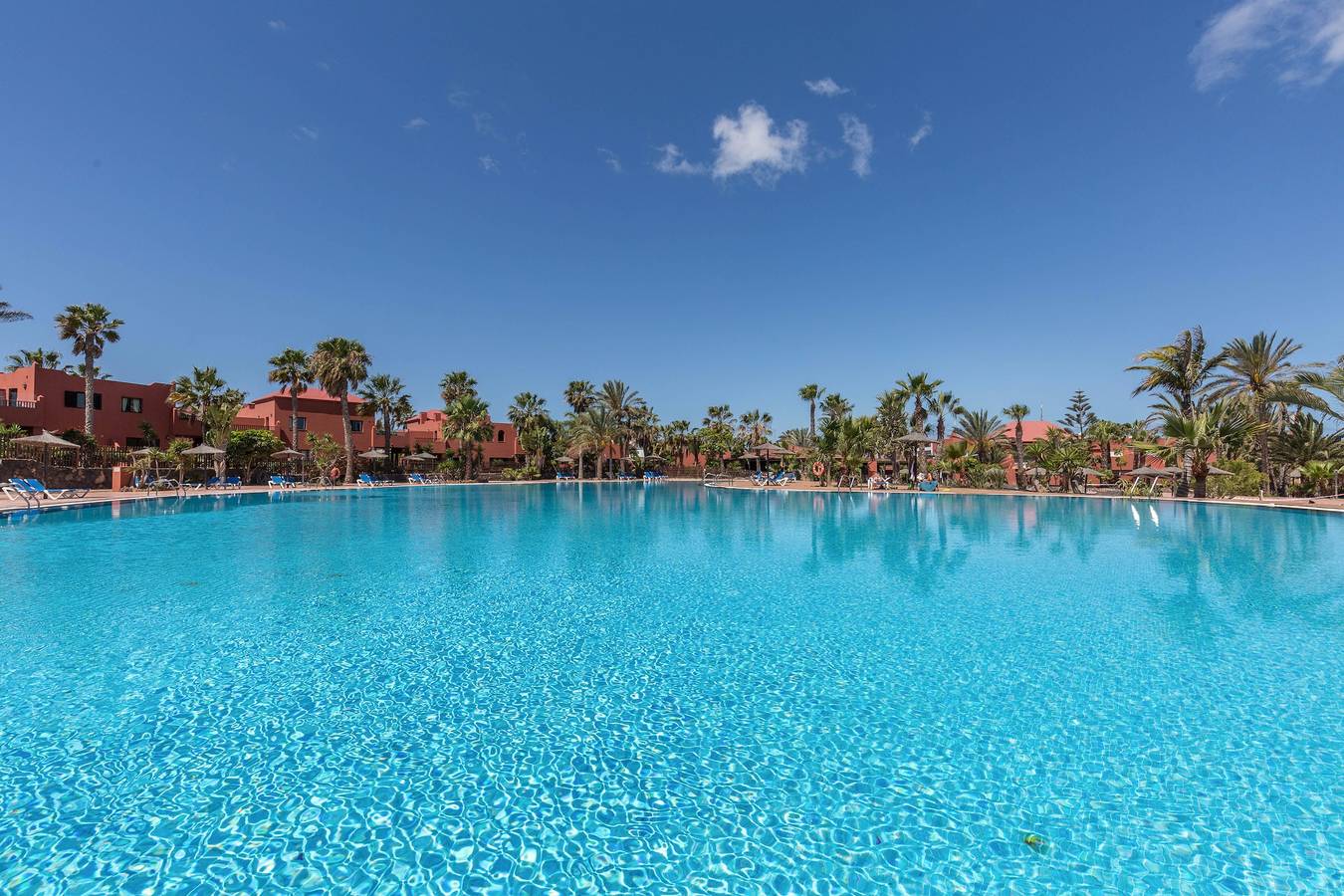 Ganze Wohnung, Ferienwohnung 'Fuerteventura Apartments Herbania' mit Bergblick, Pool & Wlan in Oasis Tamarindo, La Oliva