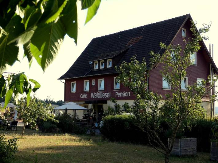 Habitación 'Panorama' con terraza compartida, jardín compartido y Wi-Fi in Dornstetten, Selva Negra Central