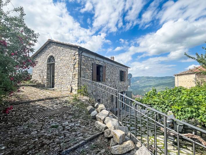 Location de vacances pour 7 personnes, avec balcon et jardin à Lucinasco - 4