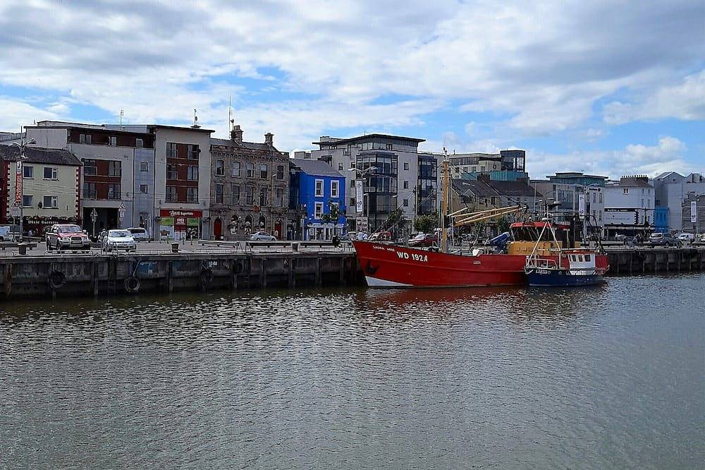 Entire apartment, Modern Condo in the Heart of Wexford in Wexford, County Wexford