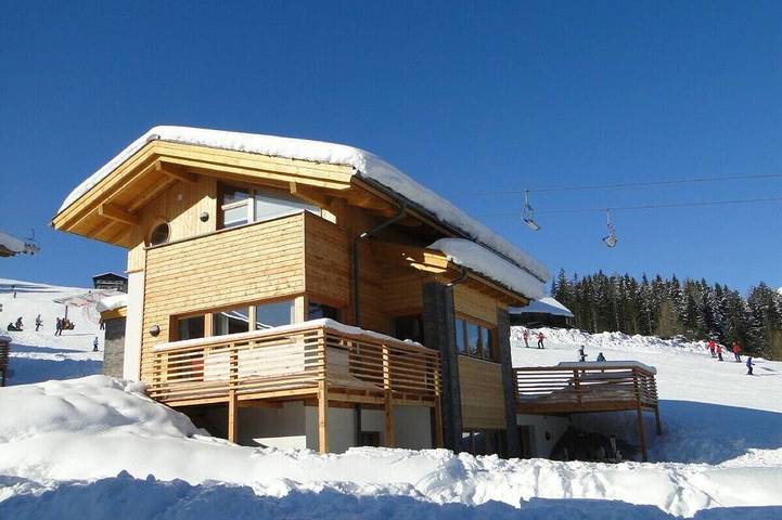 Ferienhaus für 10 Personen, mit Garten und Sauna sowie Balkon im Tennengebirge