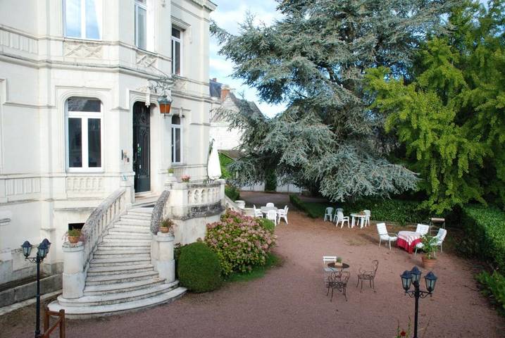 Location de vacances pour 2 personnes, avec Terrasse ainsi que Jardin et Vue à Les Rosiers-sur-Loire