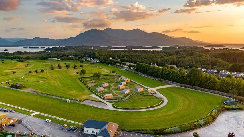 Lodge for 2 people, with Terrace and Garden as well as View in Killarney