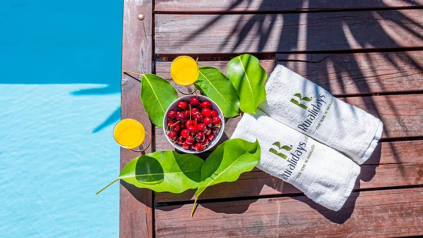 Casa rural para 6 personas, con jacuzzi además de piscina y balcón/terraza en Comares - 2