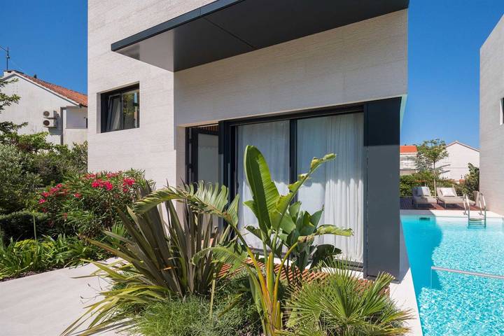 Villa pour 8 personnes, avec balcon à Sutivan - 2