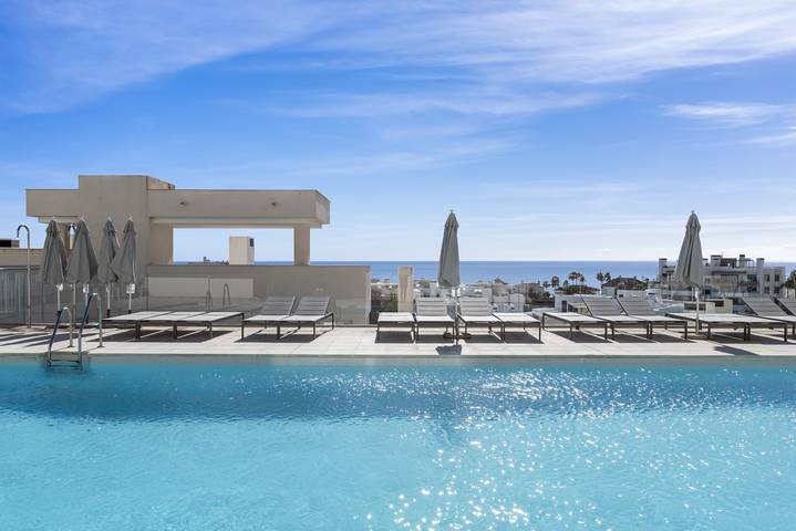 Apartamento de vacaciones para 4 personas, con piscina además de balcón y vistas al mar - 1