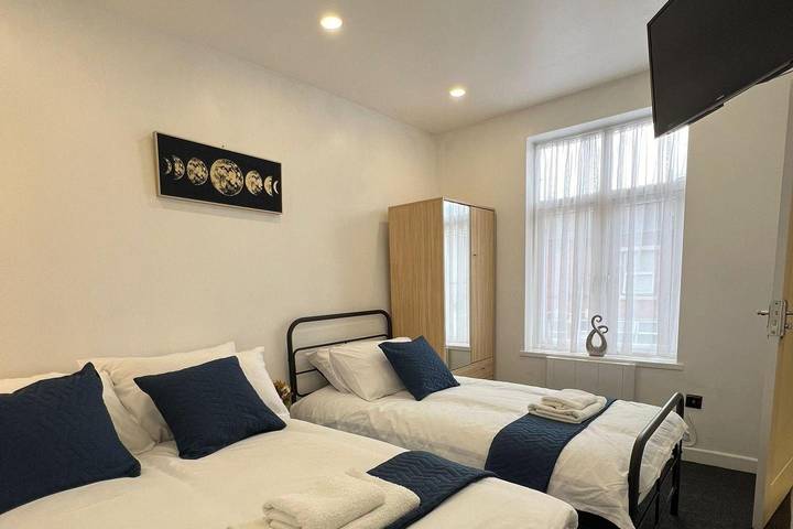 Florence House Sleeps 13 - Free Parking & Garden in Sandwell, Birmingham e dintorni