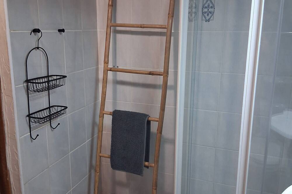 Entire apartment, Bellflower apartment in Argelès-Gazost, French Pyrenees