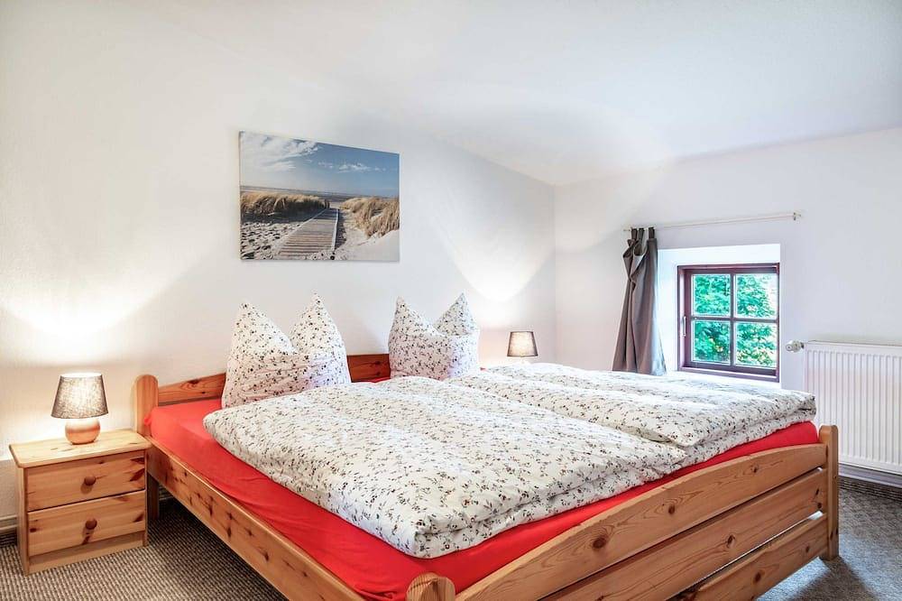 Ganze Wohnung, Nr. 2 - 4 Zimmer Ferienwohnung mit Kamin, Terrasse, Garten - Ostsee Bauernhof in Steffenshagen, Rostock und Umgebung