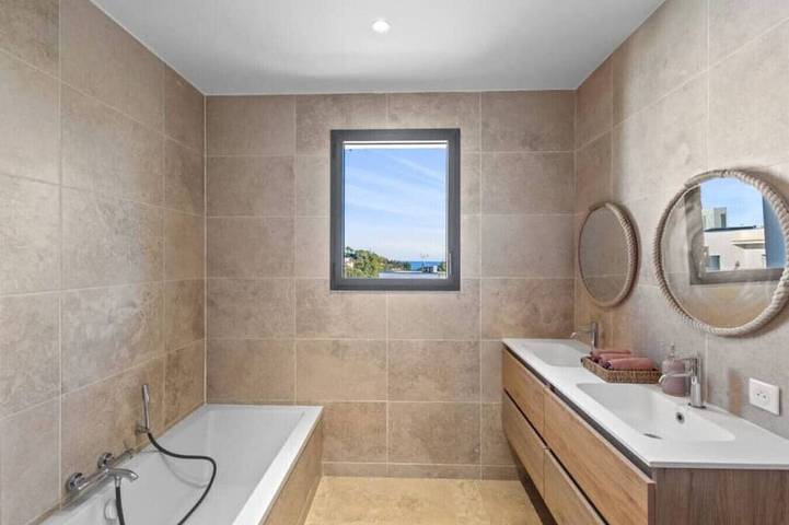 Villa Capucine - Drei Schlafzimmer Wohnung, Schläft 6 in Antibes, Mittelmeerküste (Frankreich)