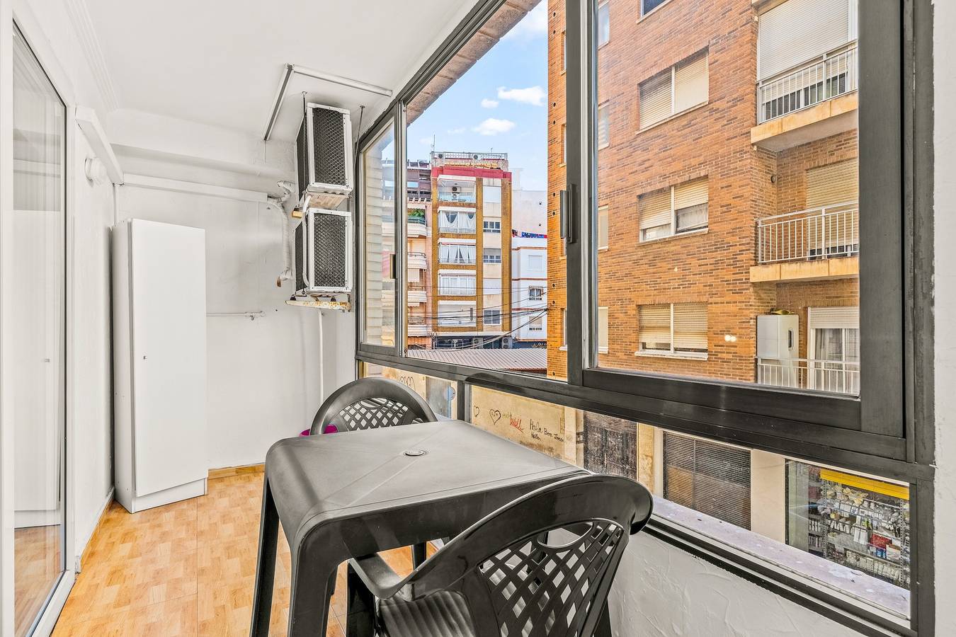 Apartamento En Un Hotel 'Unique Hotel Apartment 1-2' con balcón, Wi-Fi y aire acondicionado. in Torrevieja Centro, Torrevieja