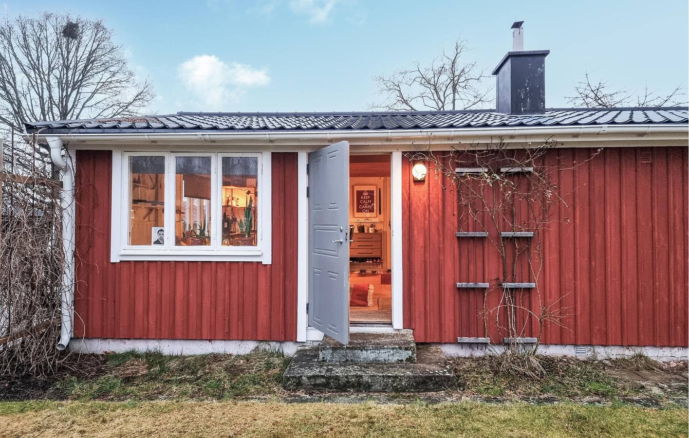 Hus för 5 Personer med trädgård in Vänern