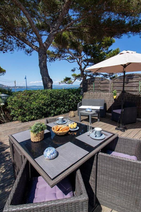 Gîte pour 2 personnes, avec terrasse et vue dans Plage de la Madrague (Giens) - 2