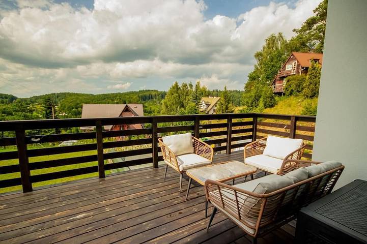 Ferienhaus für 8 Personen, mit Whirlpool und Sauna sowie Garten und Terrasse - 1