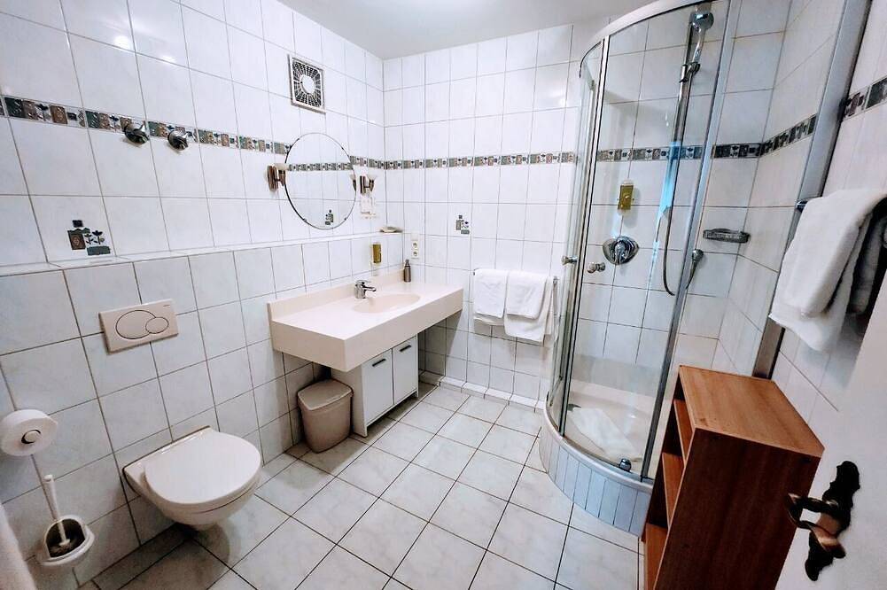 Dreibettzimmer mit Eigenem Bad in Rastatt, Nordschwarzwald