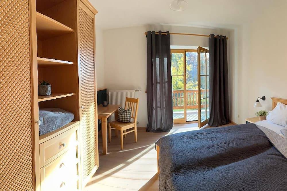 Apartamento inteiro, Double room (23sqm) with balcony in Lindberg, Šumava Mountains