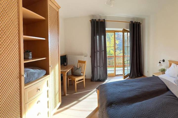 Apartamento inteiro, Double room (23sqm) with balcony in Lindberg, Šumava Mountains