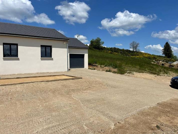 Location de vacances pour 8 personnes, avec Terrasse ainsi que Jardin et Vue à La Panouse - 2